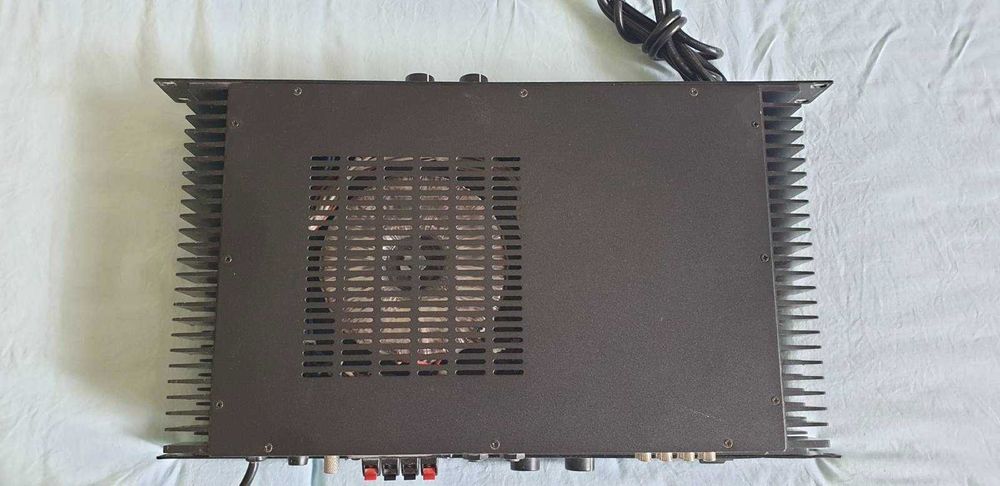 Wzmacniacz stereo STA-121 z czterema przełączanymi wejściami liniowymi