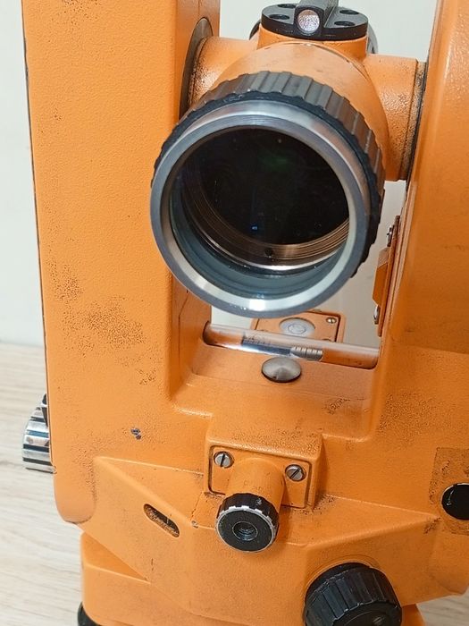 Оптичний теодоліт УОМЗ 3Т5КП