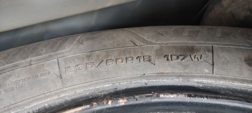 Продам резину 235 60 18