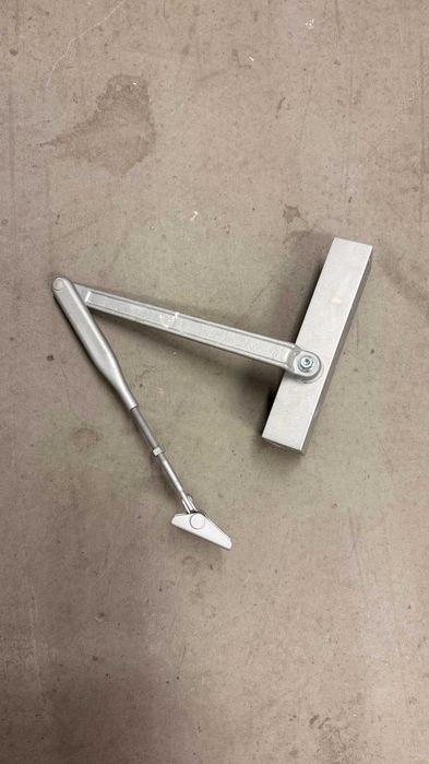 Samozamykacz drzwi srebrny