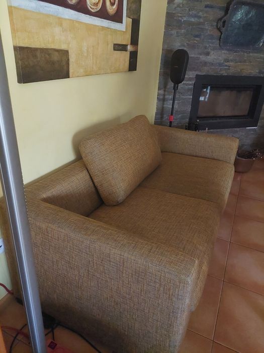 Sofá como novo em tecido mesclado amarelo torrado/azul