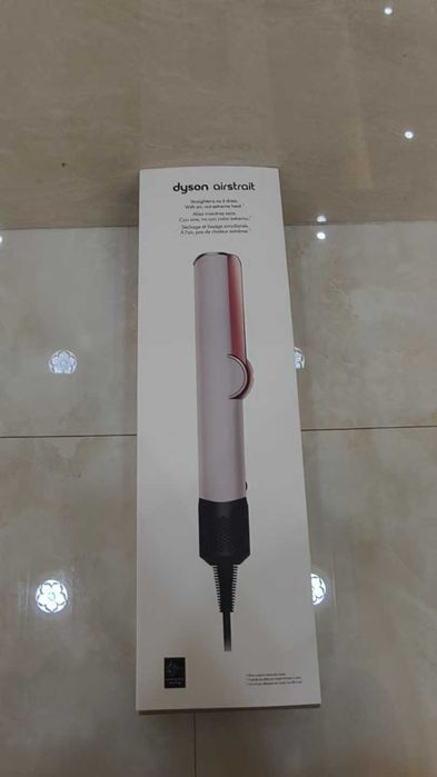 Nowa aeroprostownica Dyson Airstrait