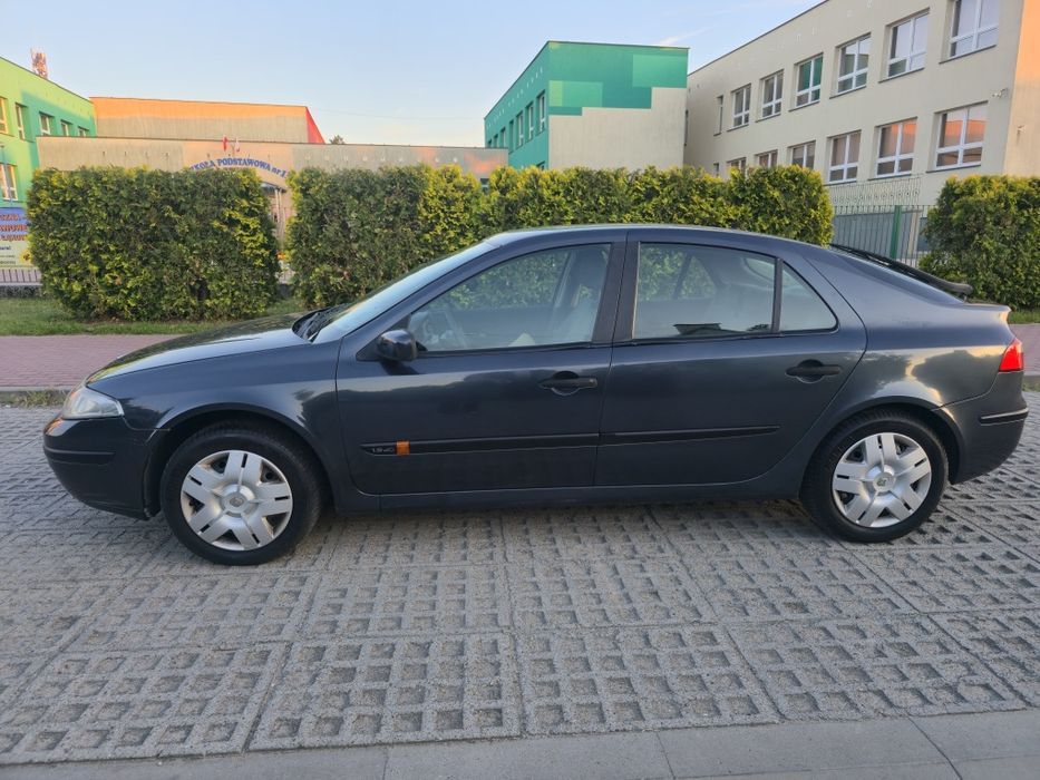 Zadbana  i komfortowa Laguna 1.9 d z hakiem