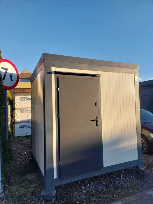 Stróżówka , kontener - 2.5x 2,5 x 2.7 h .