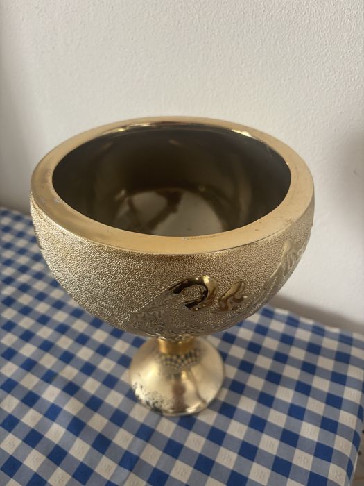 Peça Decorativa Oriental Dourada com flores/folhas