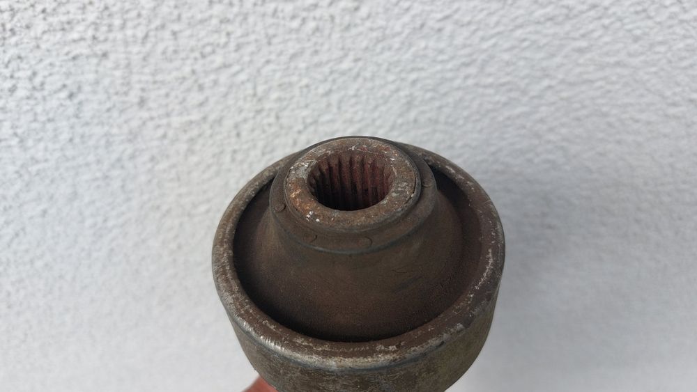 Wal napędowy  do volvo 340 automat