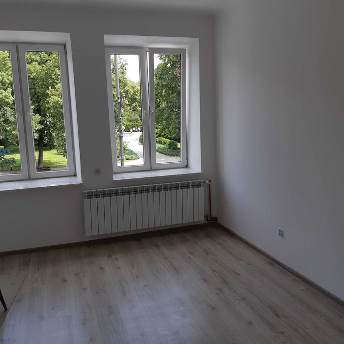 Wynajmę mieszkanie, lokal usługowy w centrum