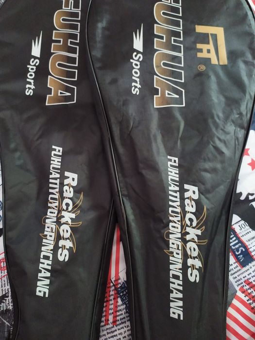 Raquets  novas mostram fotos