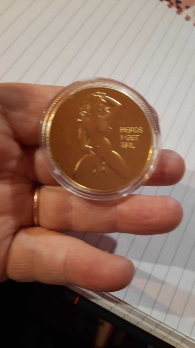 Подарок любителю эротики секси девушка металл монета в капсуле: 425 грн ...