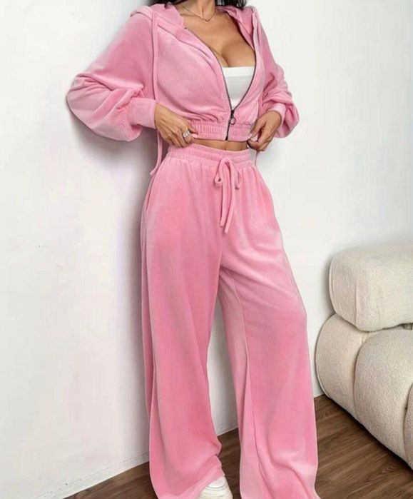 Велюровый костюм