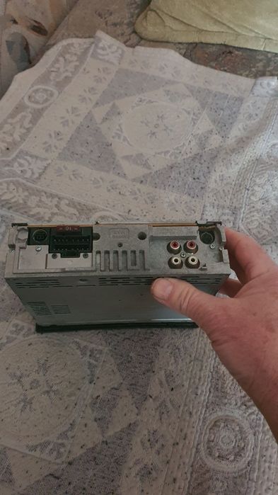 Автомагнитолу SONY без проводов не провер.