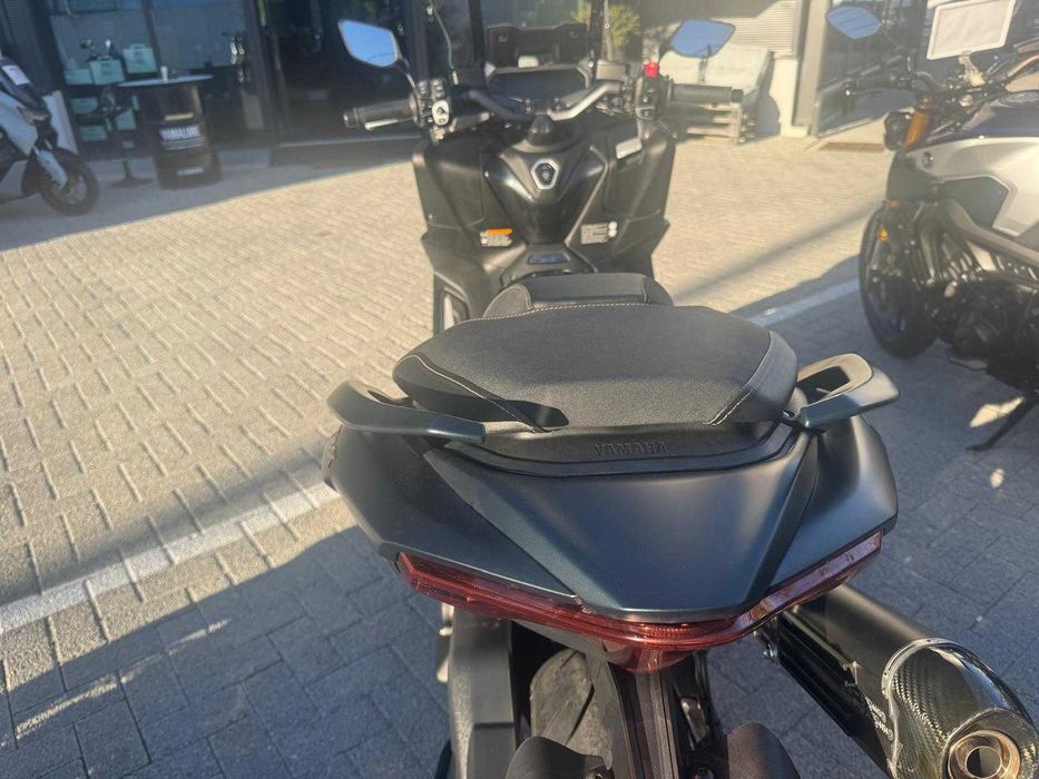 MOTOCICLO YAMAHA TMAX560