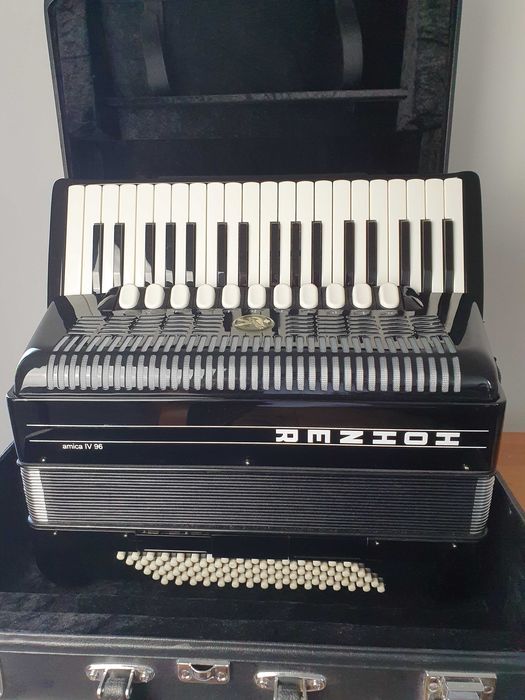 Jak Nowy Akordeon Hohner amica IV 96basów