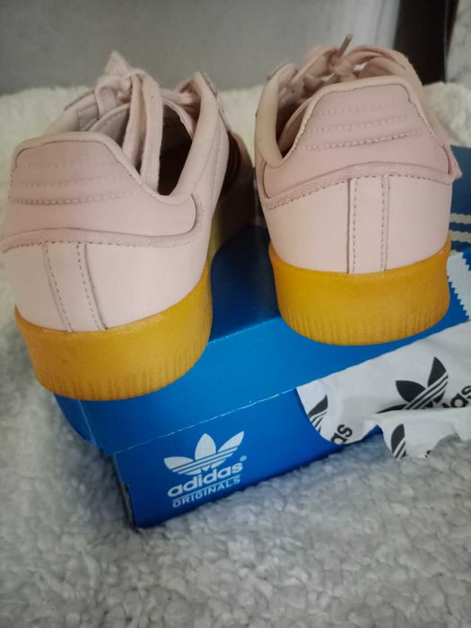 Кеди трендові  Adidas\натур.замша --рожева пудра\ р.39