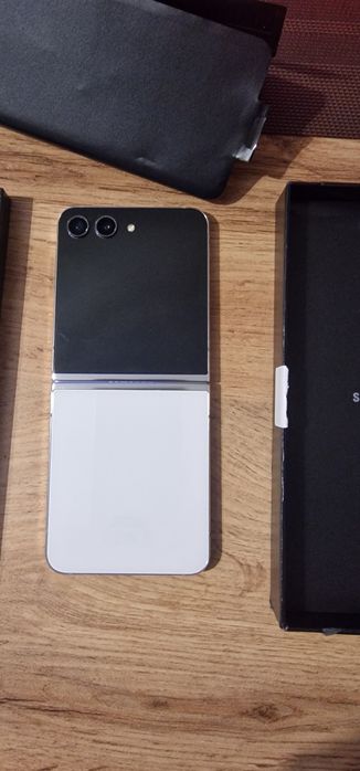 Samsung Galaxy Z Flip  5