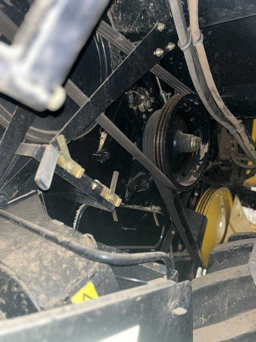 Комбайн New Holland CX8080