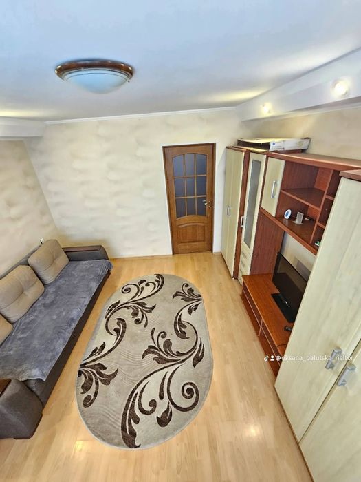 Продам 2-кім квартиру, район 8-9 школи, будинок ОСББ