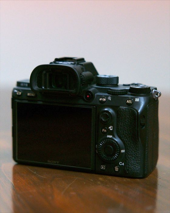 Sony A7III Full Frame - Corpo + extras