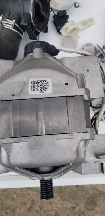 Разбор стиральной машины Whirlpool AWSX 63013 (на запчасти)