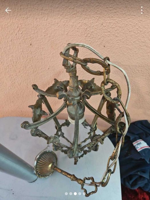 Venho dois lindos candeeiros.