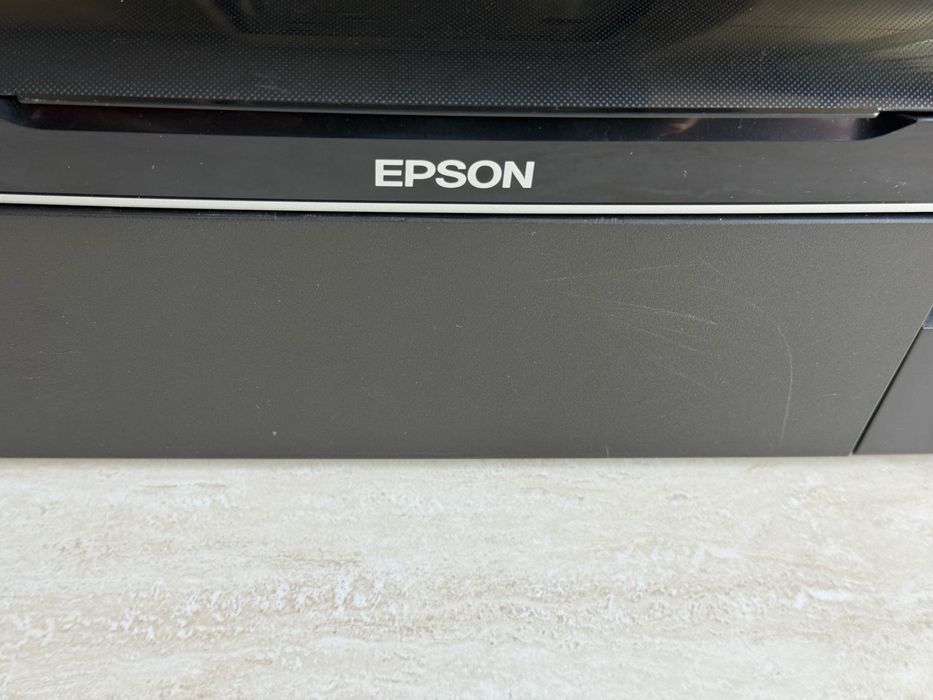 Impressora multifunções da marca Epson