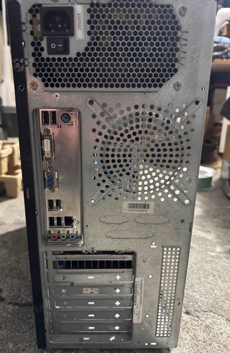 Sprzedaję komputer stacjonarny Intel i7 / GTX 650 / 4GB RAM /500GB HDD