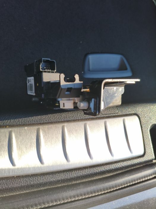Fechadura bagageira/mala BMW F11 2011