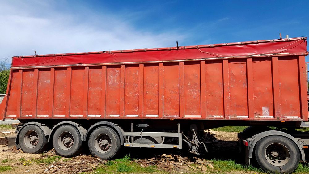Продаж грузових полуприцепів