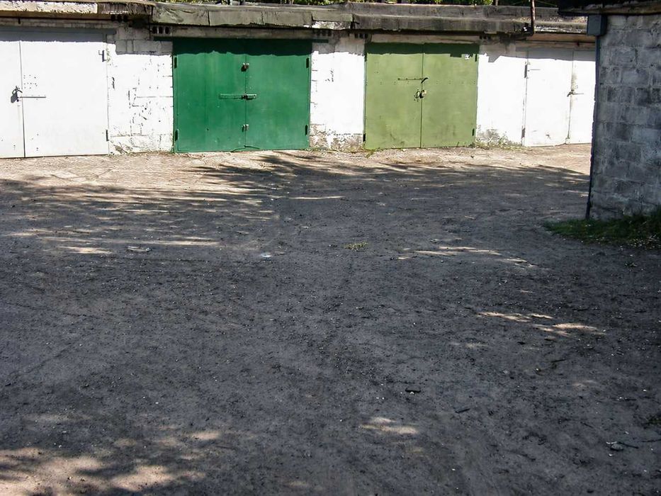 Гараж, 12 квартал. Кооп. "Салют"