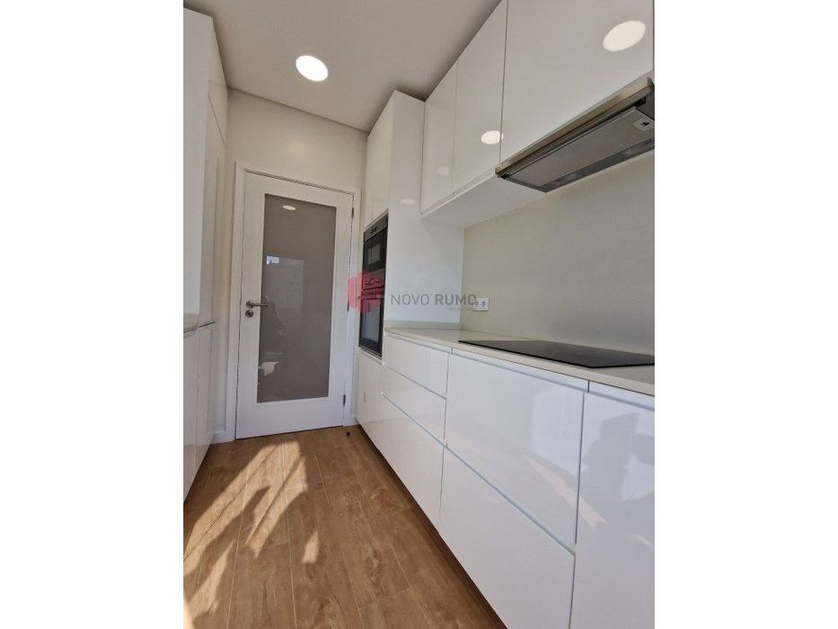 Apartamento T4 para arrendar.