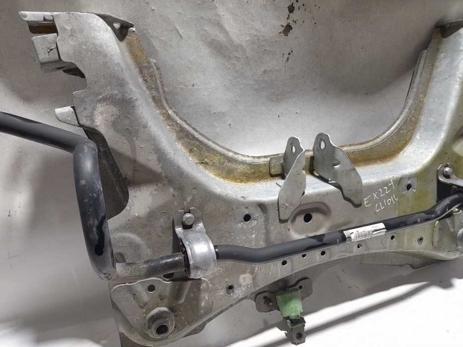 Charriot frente RENAULT Clio IV (BH_)