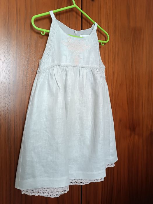 Vestido delicado para menina
