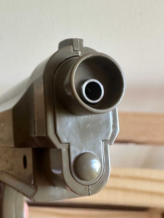 Pistola CO2 4.5mm Swiss Arms P92 + Extras