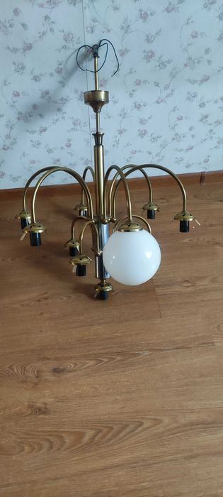 Elegancki żyrandol na 10 kloszy