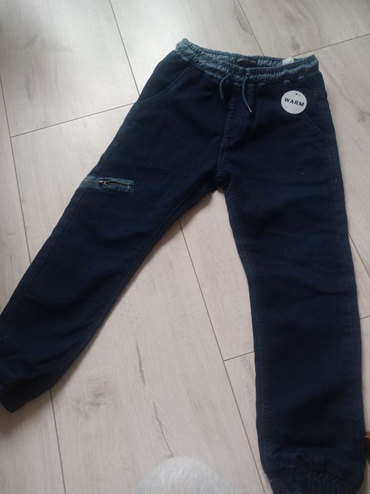 Nowe spodnie jeansowe reserved