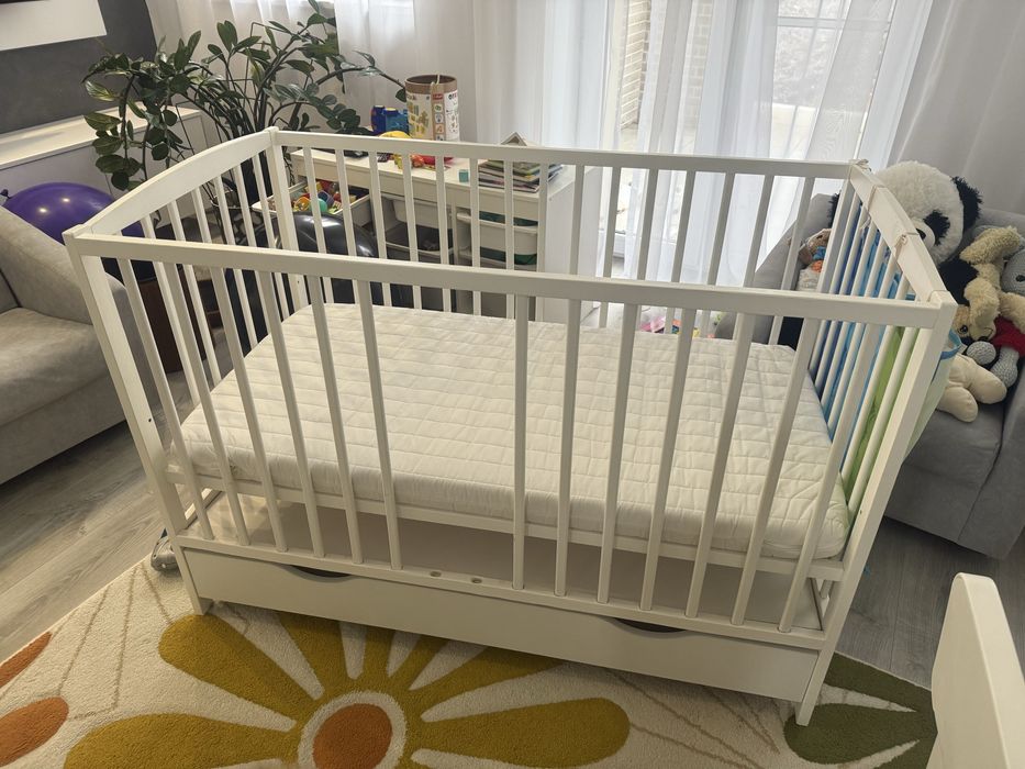 Drewniane łóżeczko