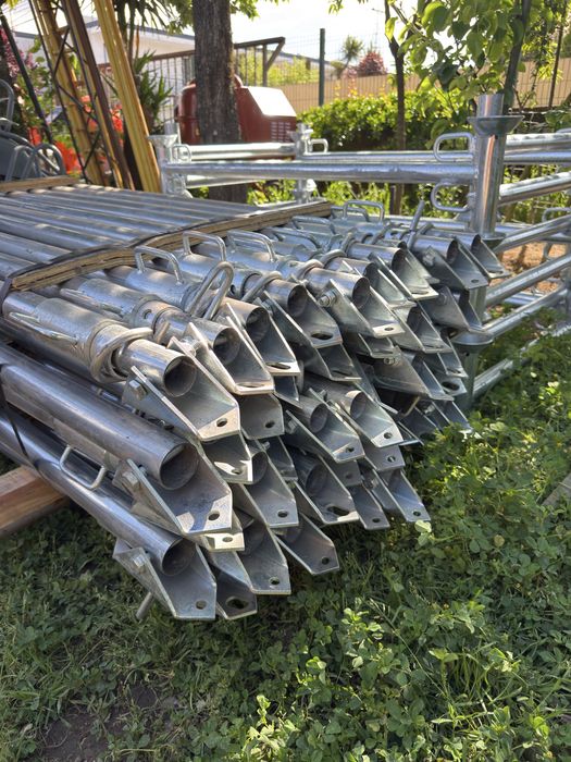 Escora / prumo galvanizado (puxa-empurra) 1700-3000mt base articulada