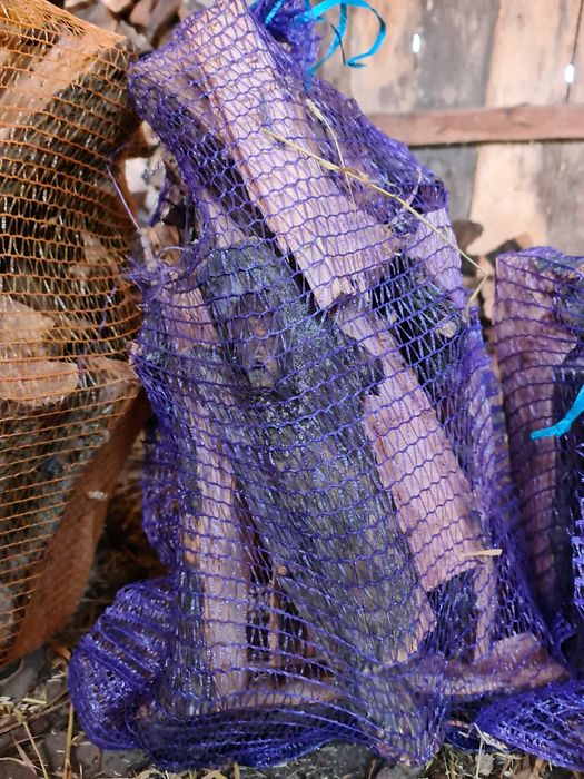 Продам дрова Фруктовые в сетках, дуб, акация в мешках