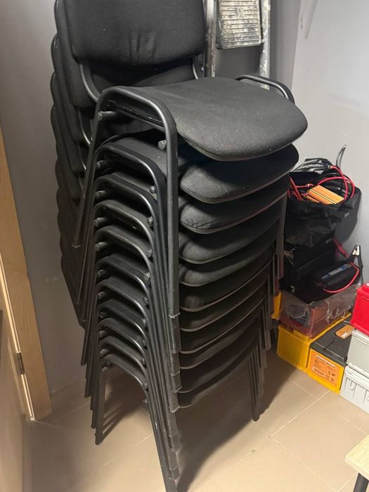 Крісло офісне стільці багато