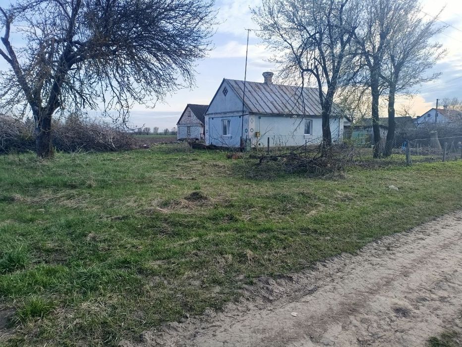 Продам будинок в житловому стані