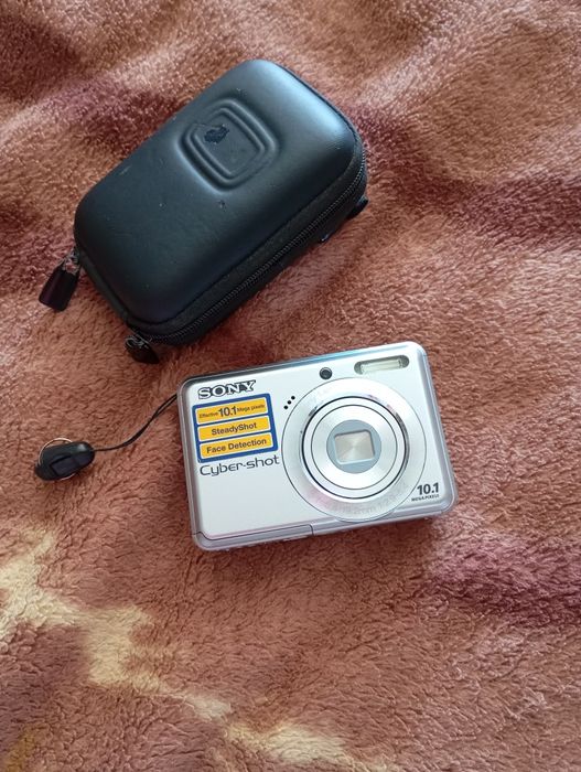Продам цифровий фотоапарат Sony Cyber-shot DSC-S930.