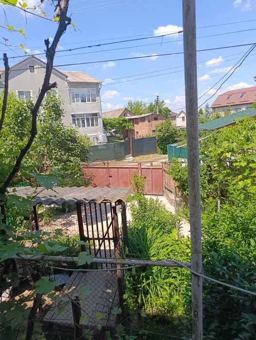 Продам 2-поверховий будинок на вул. І. Федорова 1082