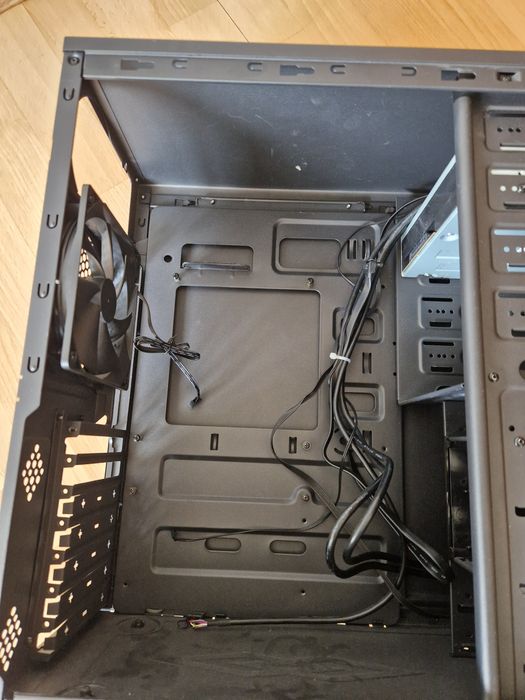 Корпус  Antec ATX mATX для компьютера системного блока