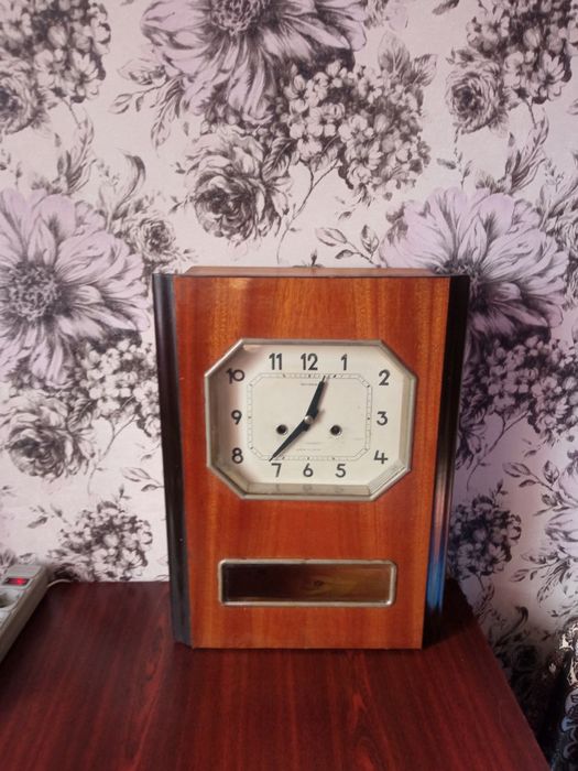 Настенные часы  стариннные с боем