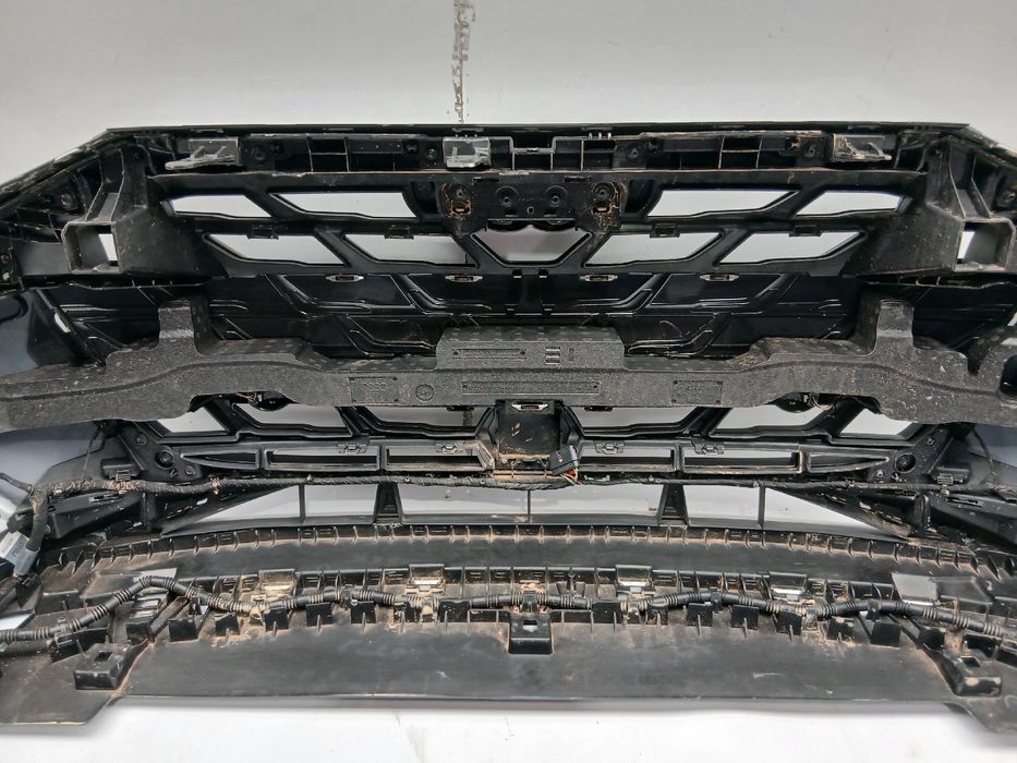 Pára-choques frente AUDI A3 Limousine (8YS)