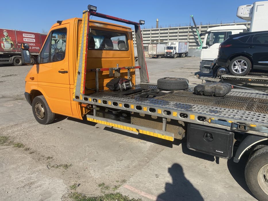 Продам эвакуатор Sprinter 416