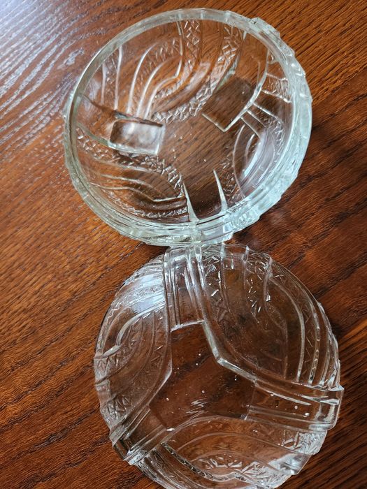 Miseczka z pokrywką