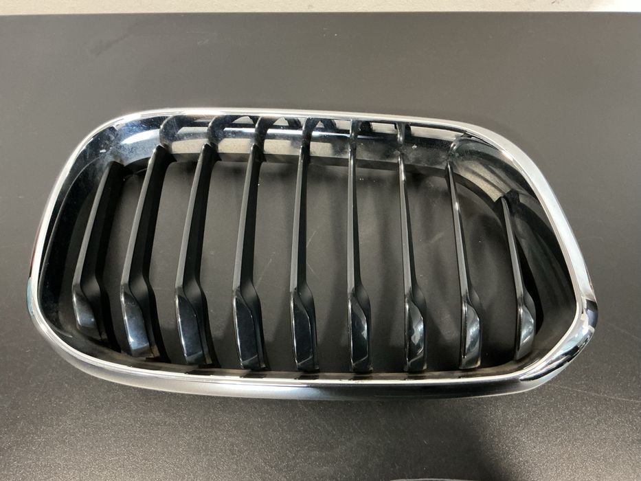 Grelha para BMW Series 7 F01/F02 08-12 Direito(a)
