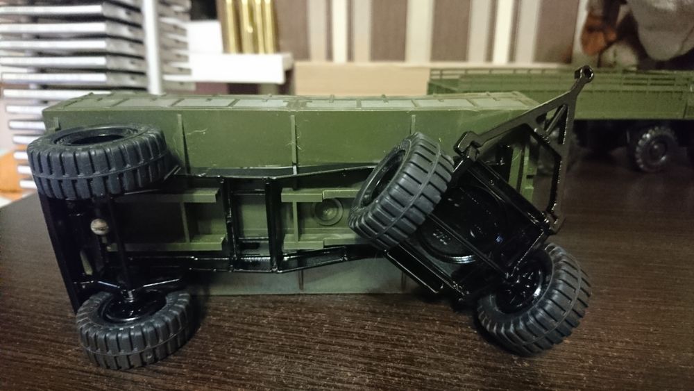 Моделі автівок, вантажівка МАЗ-7310 з причепом , 1-43 з колекції