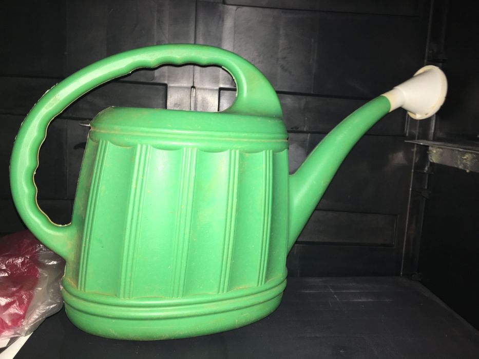 Regador jardim verde